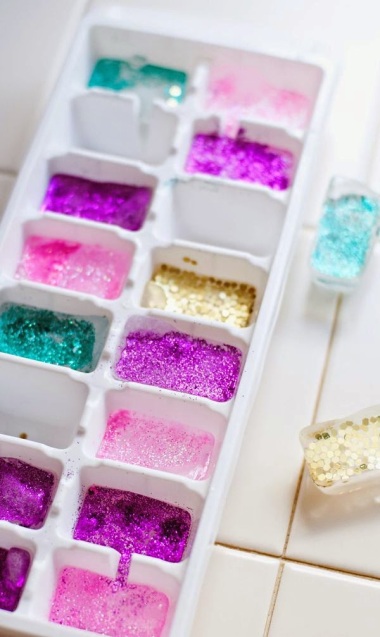 How to Make Glitter Ice Cubes